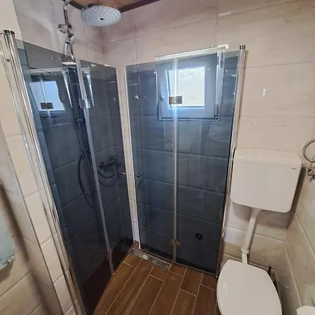 Vikendica Velanac Holiday home